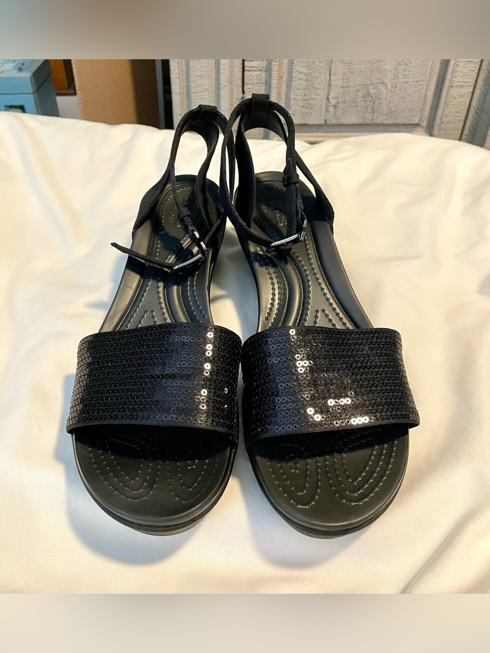 *NWOT* CROCS Leigh Ann Wedge Sandals -Black Sequined -Wmn Size 9 -Tension Buckle